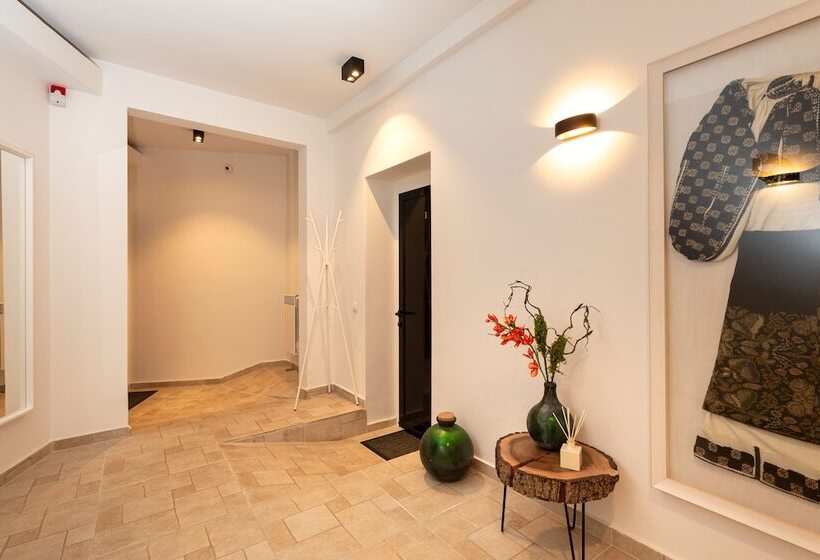 Metropole Apartments Royal Residence