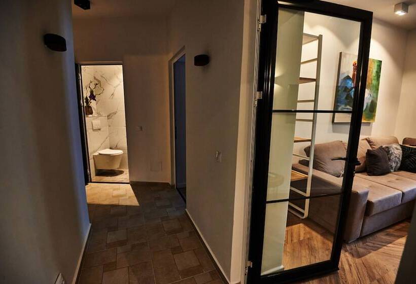 Metropole Apartments Royal Residence