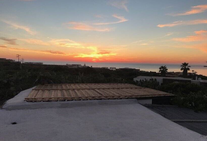 پانسیون I Dammusini Di Pantelleria
