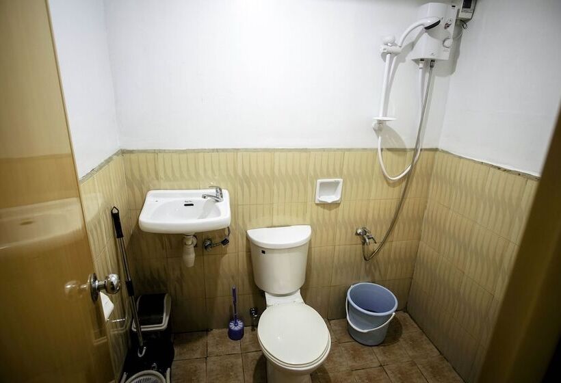 Sr Hostel   Adults Only