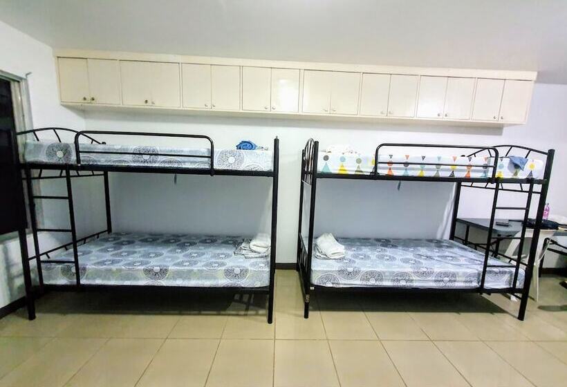 Sr Hostel   Adults Only