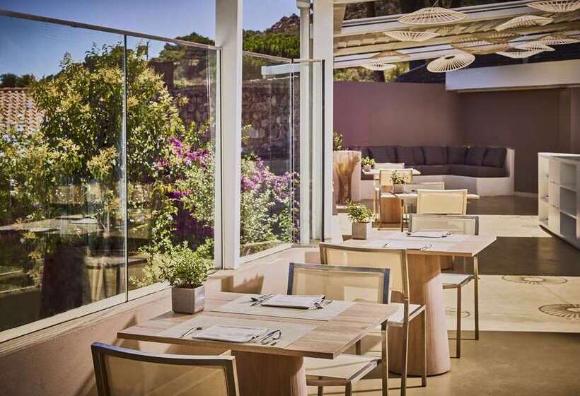 Отель Baia Di Chia Resort Sardinia, Curio Collection By Hilton