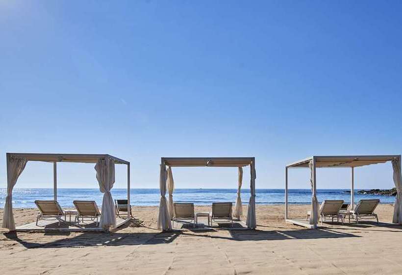 Отель Baia Di Chia Resort Sardinia, Curio Collection By Hilton