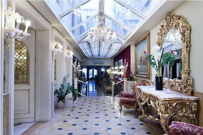 Hotel Belle Epoque