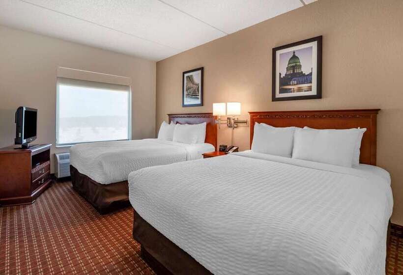 Hotel Clarion Suites At The Alliant Energy Center