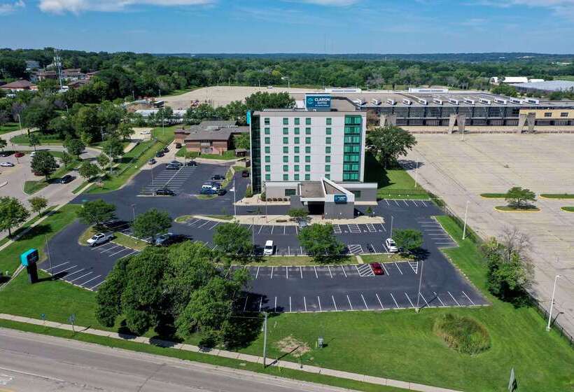 هتل Clarion Suites At The Alliant Energy Center