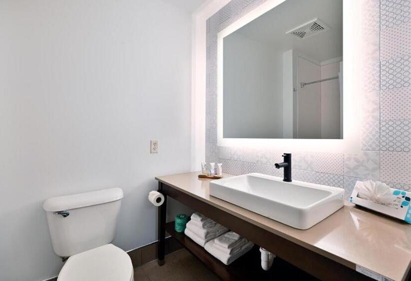 هتل Country Inn & Suites By Radisson, Bloomingtonnormal Airport, Il