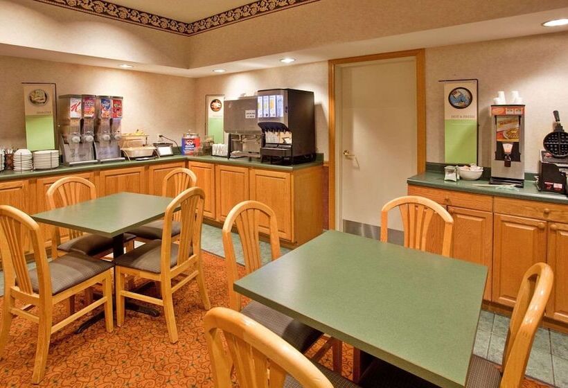 فندق Country Inn & Suites By Radisson, Bloomingtonnormal West, Il