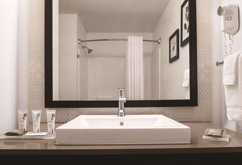 בית מלון כפרי Country Inn & Suites By Radisson, Cottage Grove, Mn