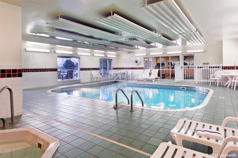 هتل Country Inn & Suites By Radisson, Decatur, Il