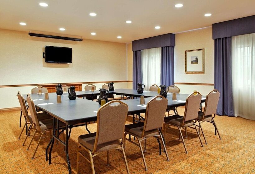 هتل Country Inn & Suites By Radisson, Decatur, Il