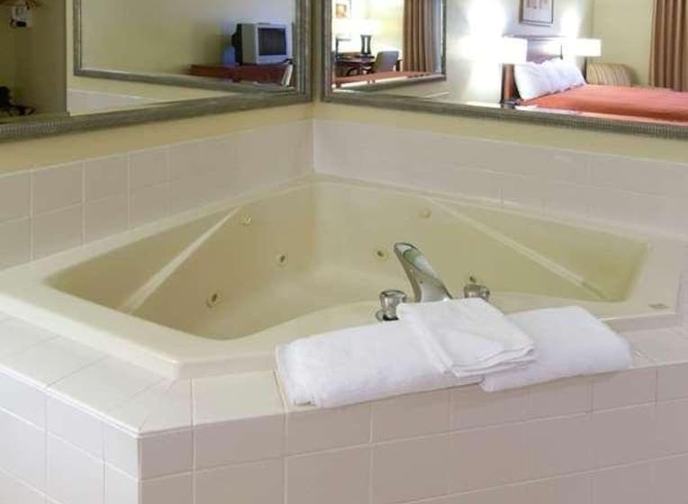 هتل Country Inn & Suites By Radisson, Decatur, Il