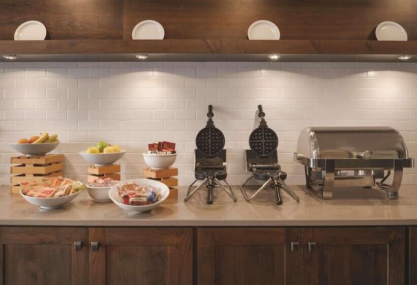 هتل Country Inn & Suites By Radisson, Galena, Il