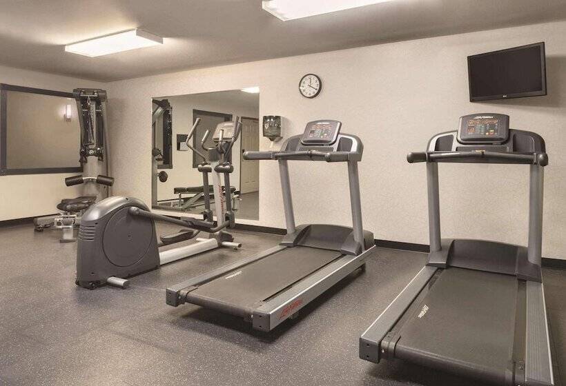 هتل Country Inn & Suites By Radisson, Galena, Il