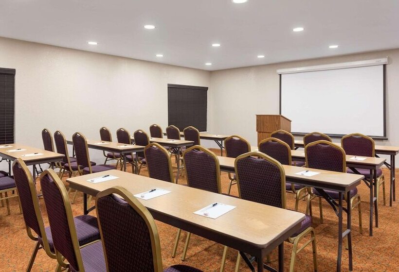 בית מלון כפרי Country Inn & Suites By Radisson, Jacksonairport, Ms