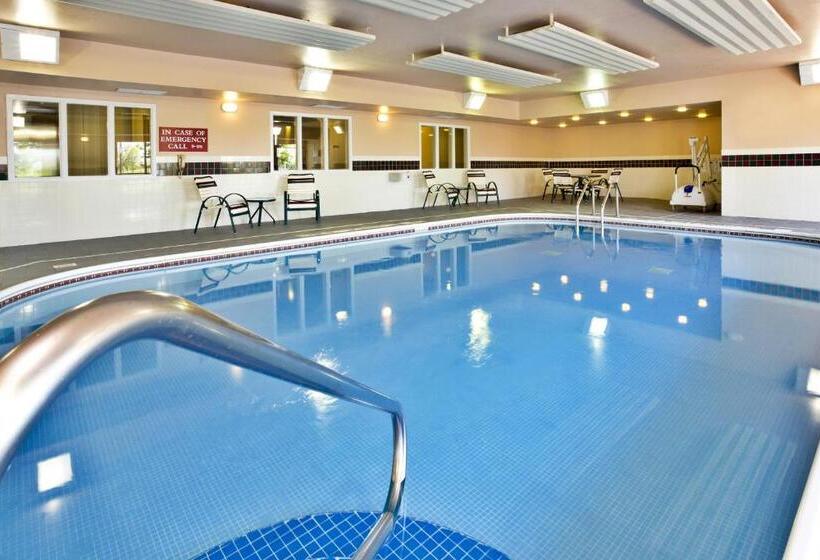 هتل Country Inn & Suites By Radisson, Marion, Oh