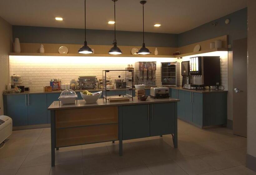 هتل Country Inn & Suites By Radisson, Moline Airport, Il