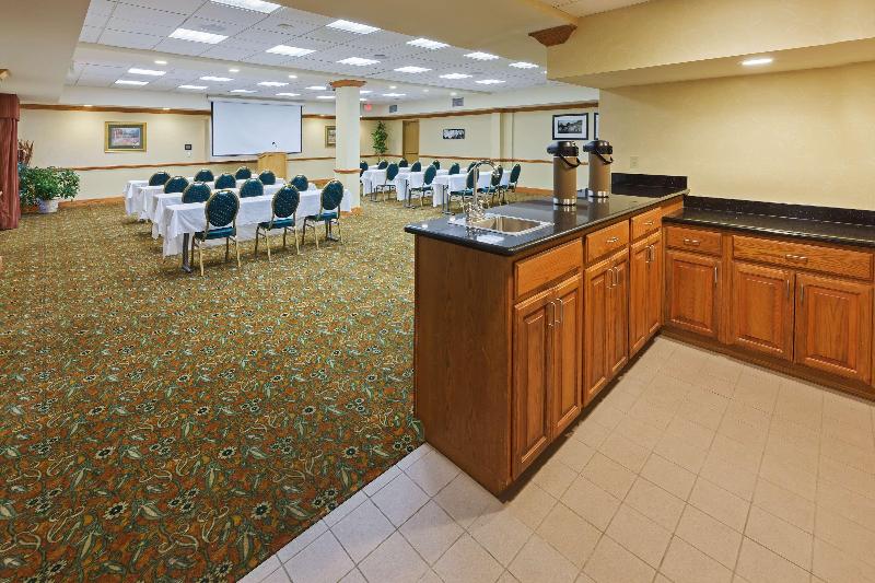 هتل Country Inn & Suites By Radisson, Oklahoma City At Northwest Expressway, Ok