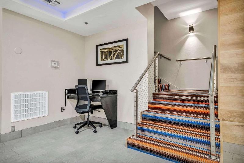 هتل Country Inn & Suites By Radisson, Oklahoma City At Northwest Expressway, Ok
