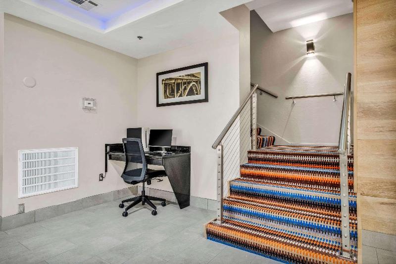 هتل Country Inn & Suites By Radisson, Oklahoma City At Northwest Expressway, Ok