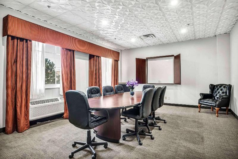 هتل Country Inn & Suites By Radisson, Oklahoma City At Northwest Expressway, Ok