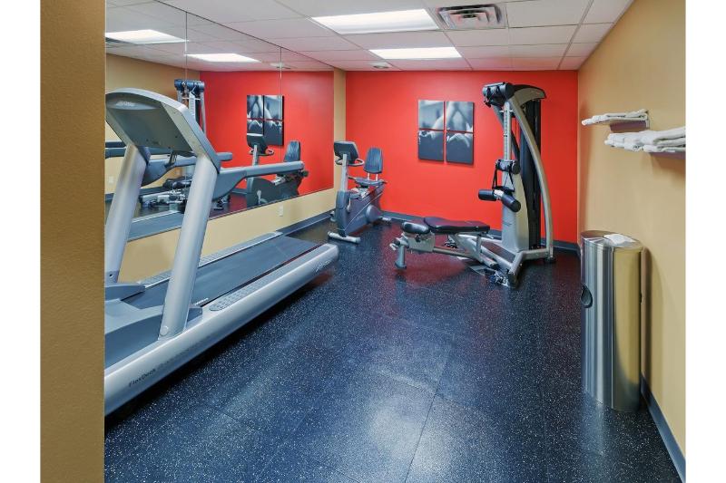 هتل Country Inn & Suites By Radisson, Oklahoma City At Northwest Expressway, Ok