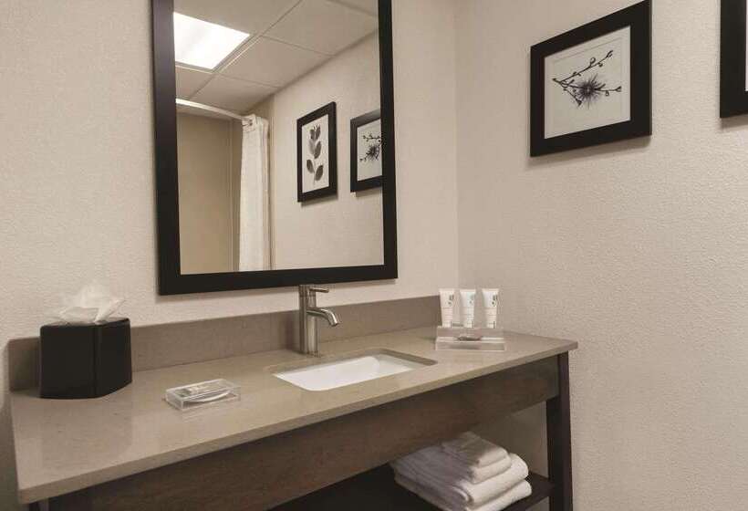 هتل Country Inn & Suites By Radisson Raleighdurham Airport Nc