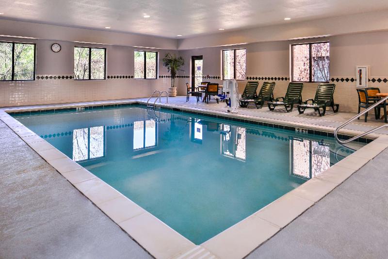 هتل Country Inn & Suites By Radisson Raleighdurham Airport Nc