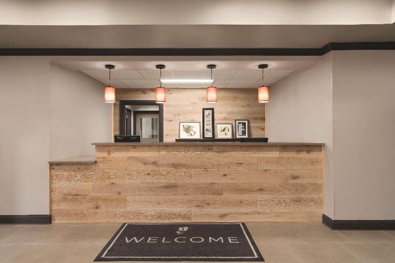 هتل Country Inn & Suites By Radisson Raleighdurham Airport Nc