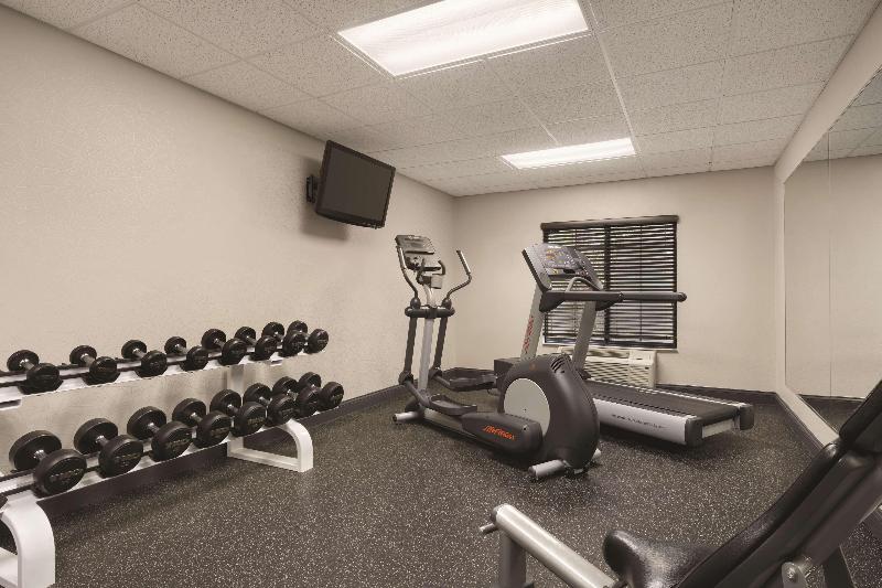 هتل Country Inn & Suites By Radisson Raleighdurham Airport Nc