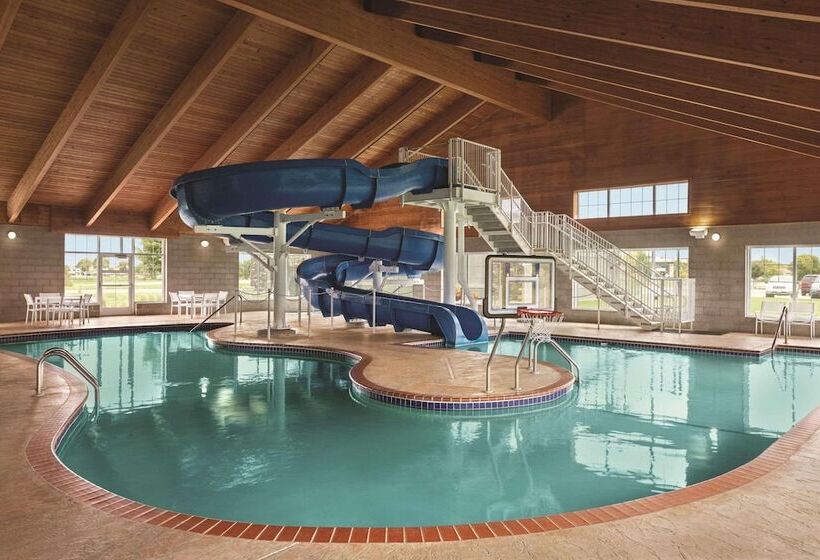 هتل Country Inn & Suites By Radisson, Willmar, Mn