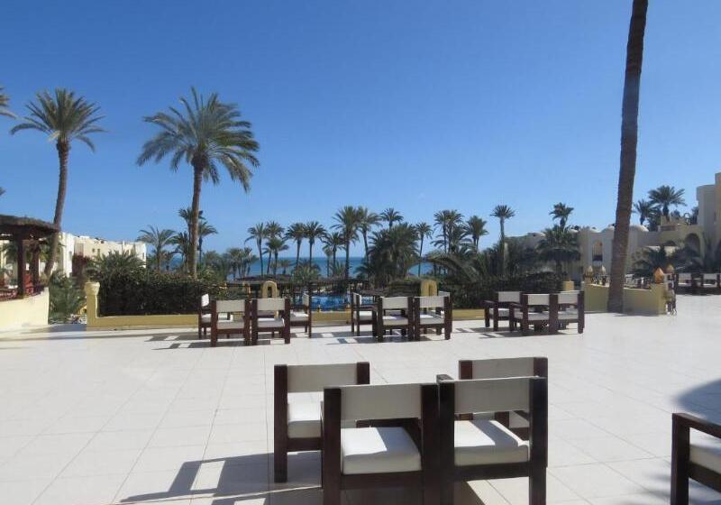 هتل Eden Star Resort