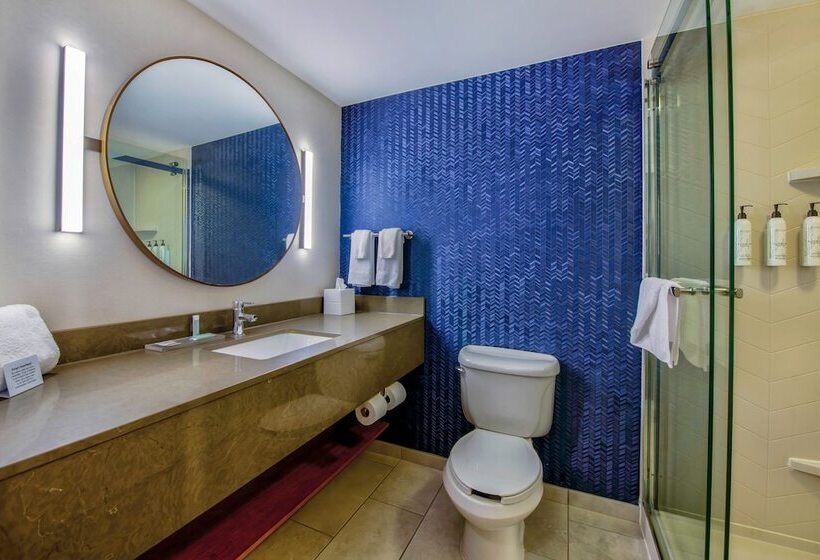 هتل Fairfield Inn & Suites By Marriott Cortland