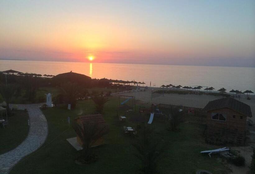 בית מלון כפרי Royal Tulip Taj Sultan