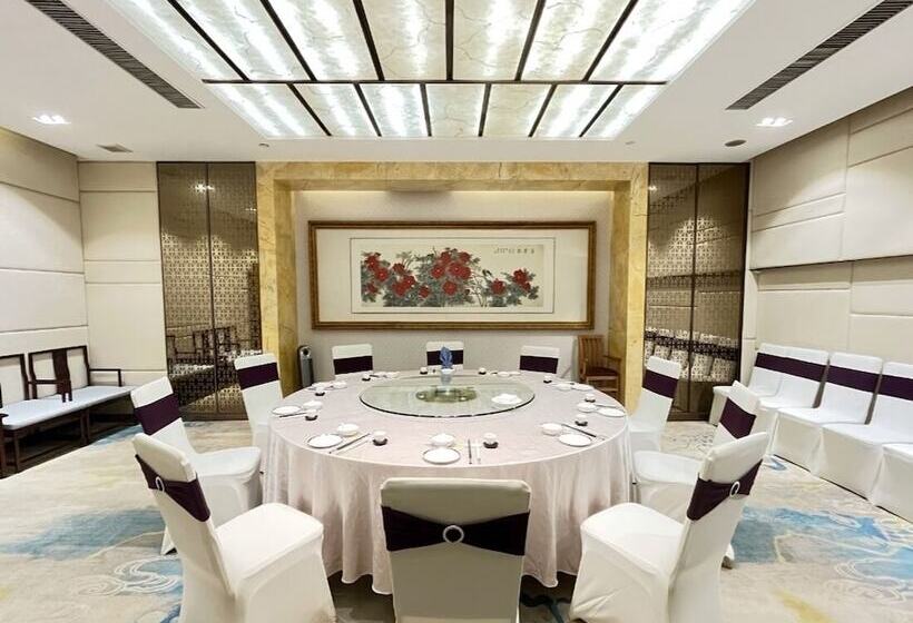 Guangdong Hotel Free Shuttle & Registration Counter Service During Canton Fair