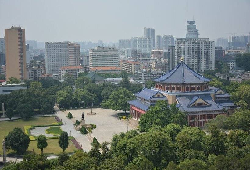 Guangdong Hotel Free Shuttle & Registration Counter Service During Canton Fair