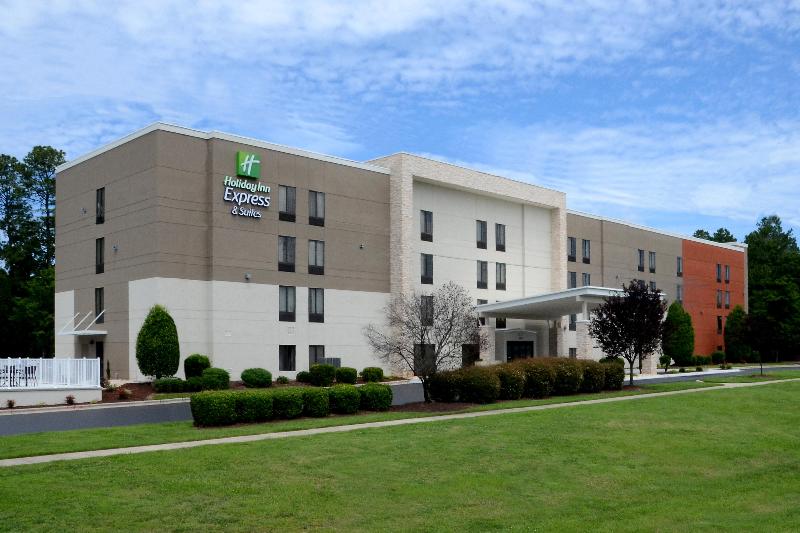 هتل Holiday Inn Express  & Suites Research Triangle Park