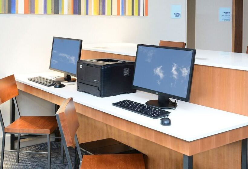 هتل Holiday Inn Express & Suites Raleigh Durham Airport At Rtp, An Ihg