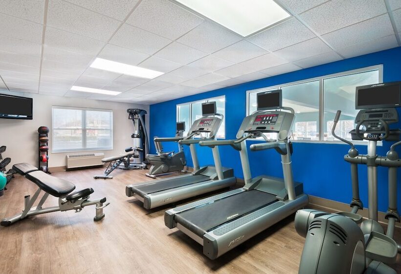 هتل Holiday Inn Express & Suites   Columbus Airport East, An Ihg