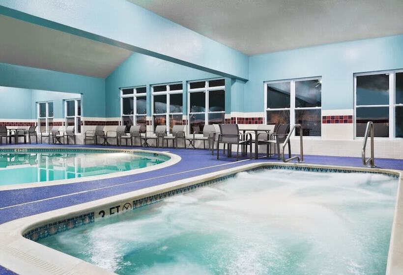 هتل Holiday Inn Express & Suites   Columbus Airport East, An Ihg