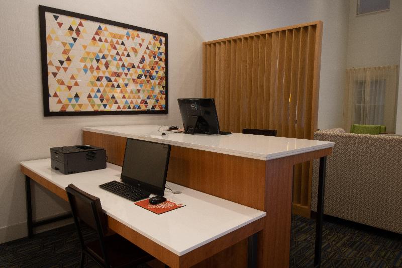 هتل Holiday Inn Express & Suites Manassas, An Ihg