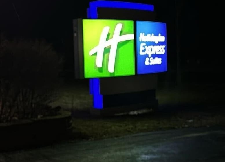 فندق Holiday Inn Express & Suites Port Washington, An Ihg