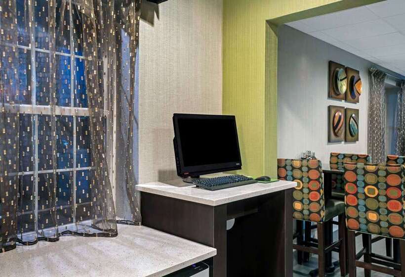 호텔 La Quinta By Wyndham Lebanon