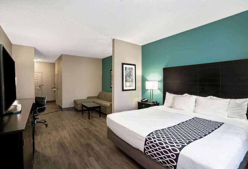 בית מלון כפרי La Quinta Inn & Suites By Wyndham Lebanon