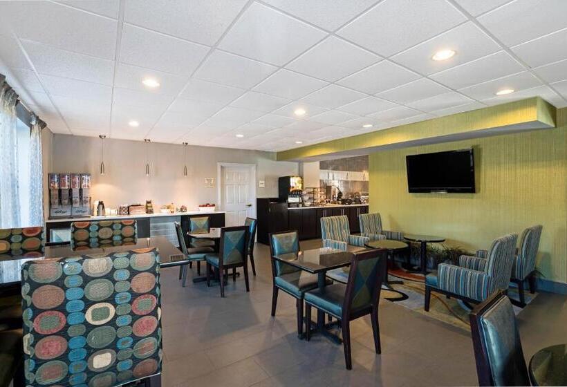 בית מלון כפרי La Quinta By Wyndham Lebanon