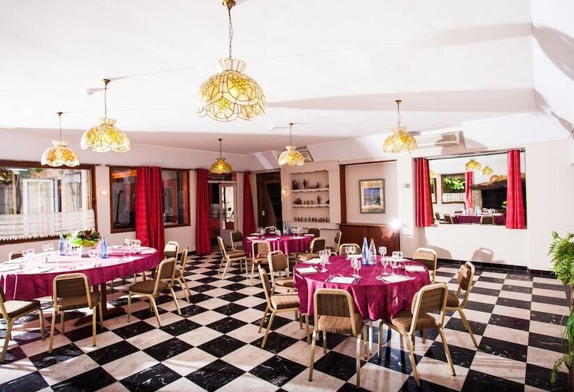 هتل Logis Vignes Blanches Hôtel Cosy Et Restaurant De Terroir