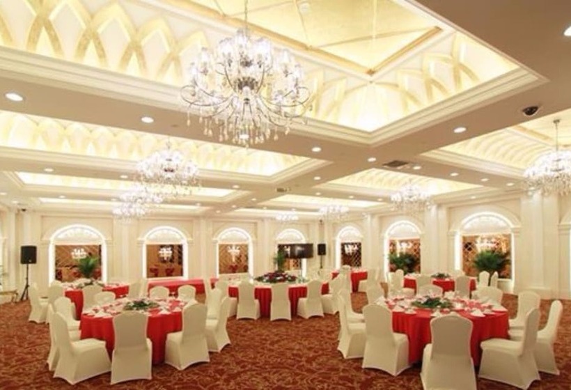 هتل Luxemon Xinjiang Yindu