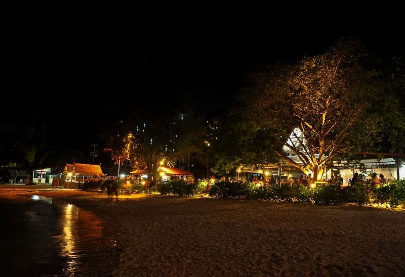 فندق Phi Phi Natural Resort