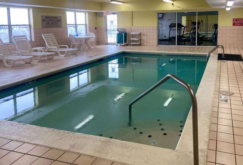 هتل Quality Inn & Suites Cincinnati Sharonville