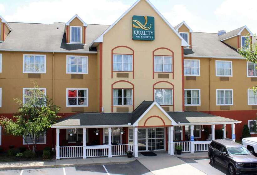 Hotel Quality Inn & Suites Cincinnati Sharonville